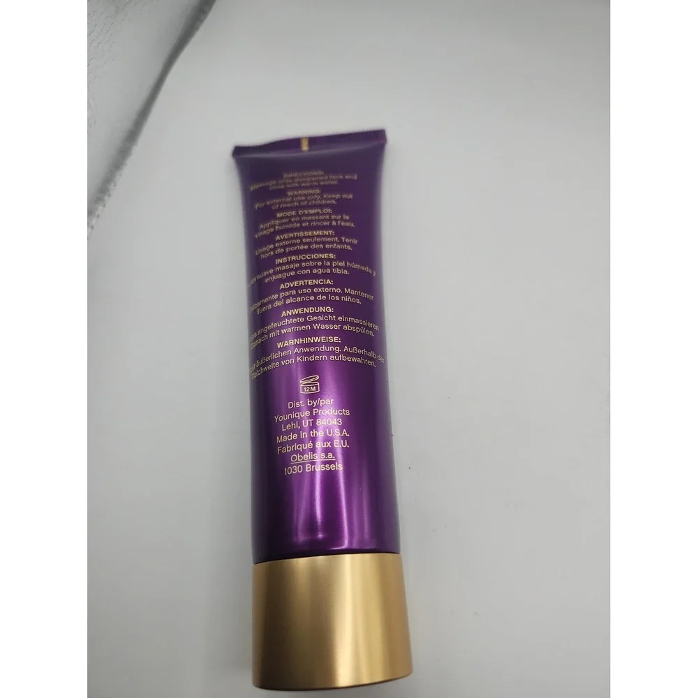 Younique Royalty Moisture Boosting Pore Purifying Cleanser 100ml 3.3 oz Sealed